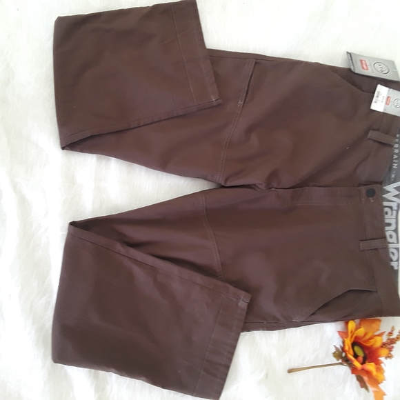 Wrangler All Terrain Gear Pants - Picture 2 of 5